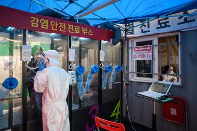  What the world can learn from South Korea’s coronavirus strategy - South Korea was one of the earliest countries to report a significant Covid-19 outbreak, but since then its number of new cases has dramatically declined. Here's what we can learn from its response